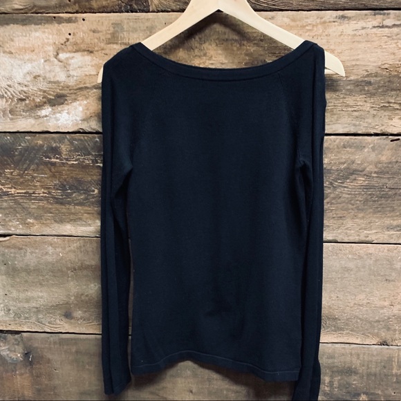 TAHARI BLACK SWEATER WITH DETAILED SLEEVES - Picture 2 of 8